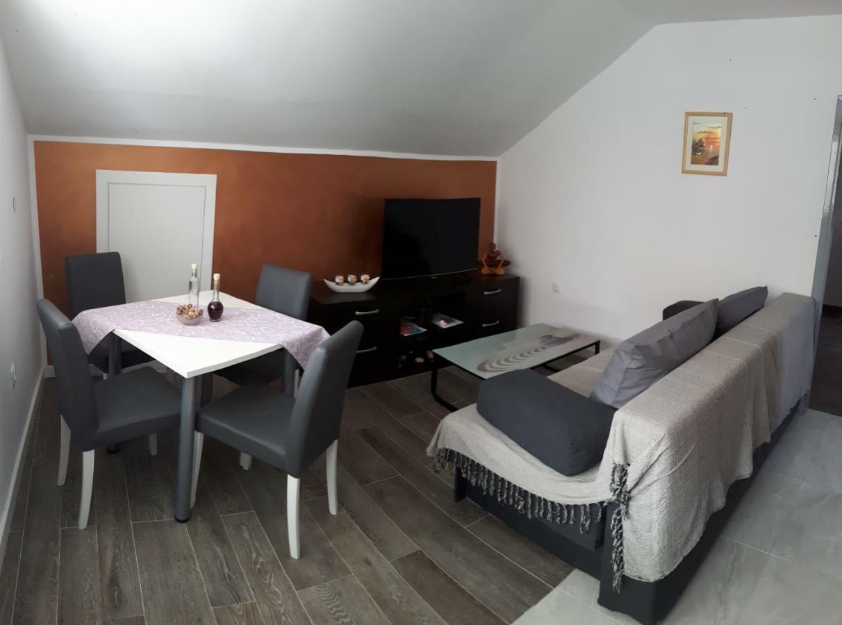 Apartman Zora 特罗吉尔 外观 照片