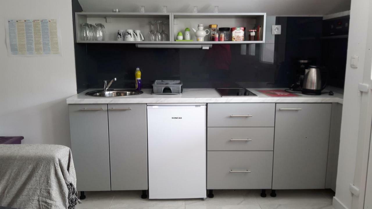 Apartman Zora 特罗吉尔 外观 照片